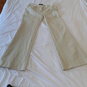 Women’s khaki pants Body by Victoria. Four pockets.